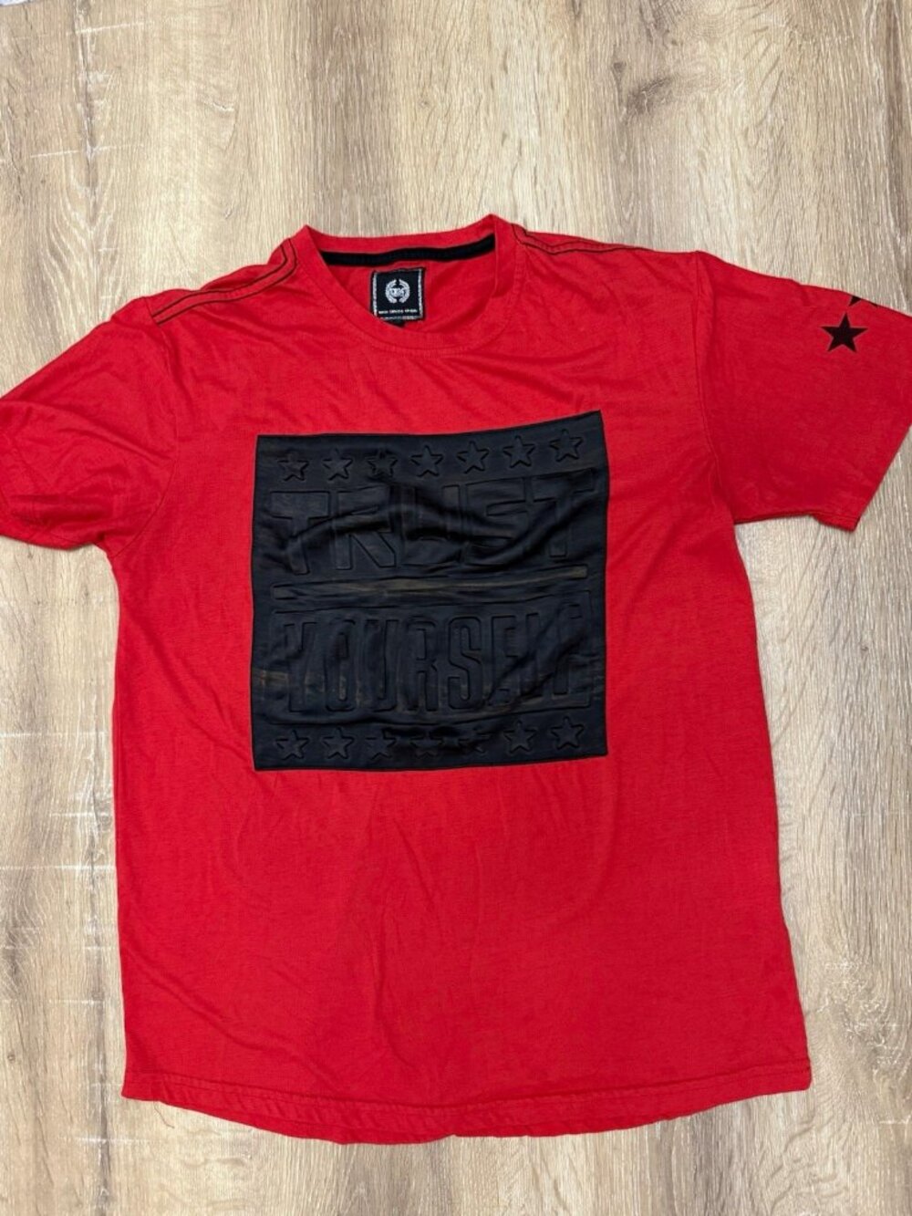 CR 24 Men's Red/Black Graphic Stars Crew Neck Short Sleeve Cotton Knit Tee M